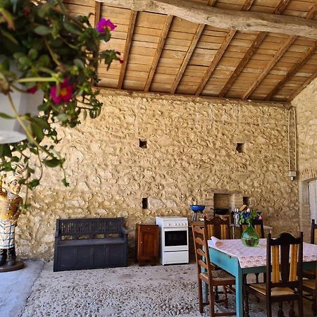 Le Coq En Repos Bed & Breakfast Saint-Sylvestre-sur-Lot Екстериор снимка
