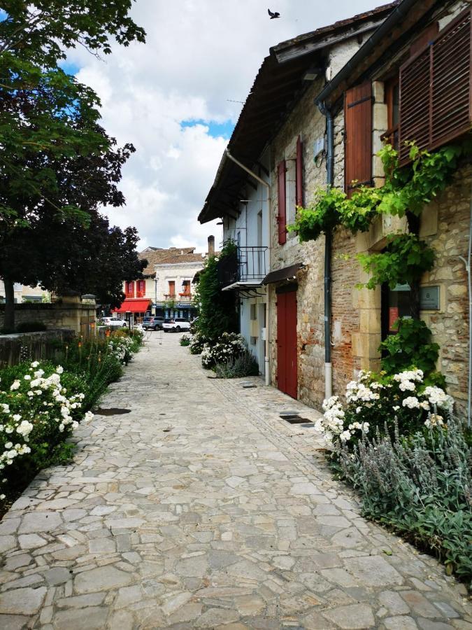 Le Coq En Repos Bed & Breakfast Saint-Sylvestre-sur-Lot Екстериор снимка