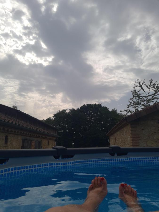 Le Coq En Repos Bed & Breakfast Saint-Sylvestre-sur-Lot Екстериор снимка