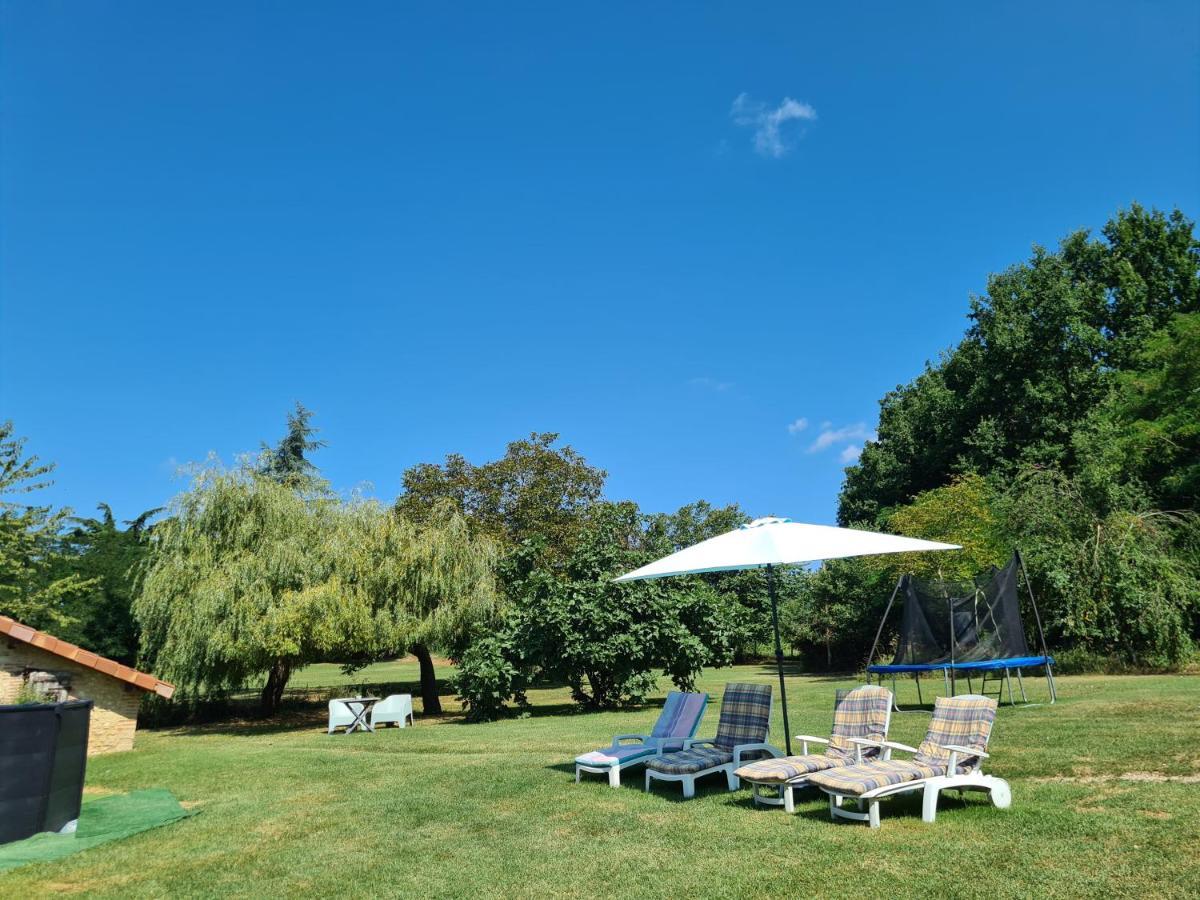 Le Coq En Repos Bed & Breakfast Saint-Sylvestre-sur-Lot Екстериор снимка
